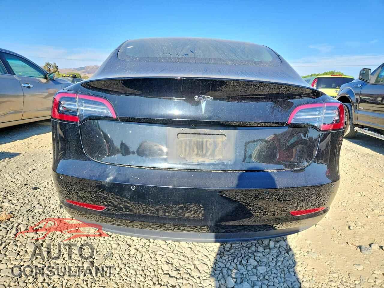TESLA MODEL 3 2018 - 5YJ3E1EA5JF109191