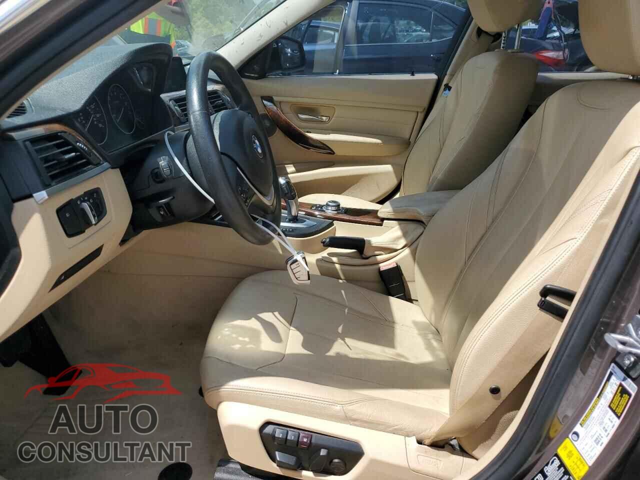 BMW 3 SERIES 2013 - WBA3B9C58DF586174