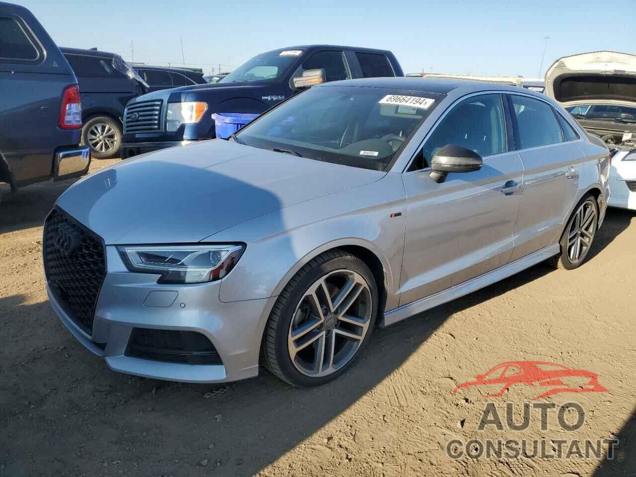 AUDI A3 2018 - WAUJ8GFF8J1040143