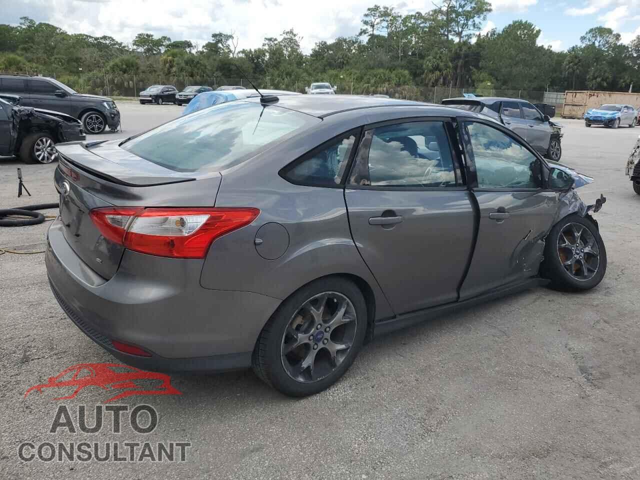 FORD FOCUS 2014 - 1FADP3F26EL415553