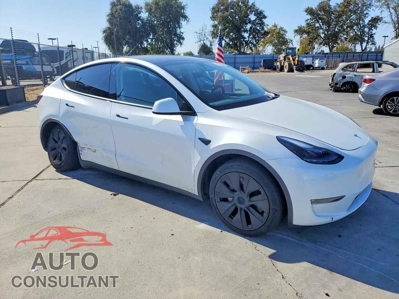 TESLA MODEL Y 2025 - 7SAYGDEE9SF217032