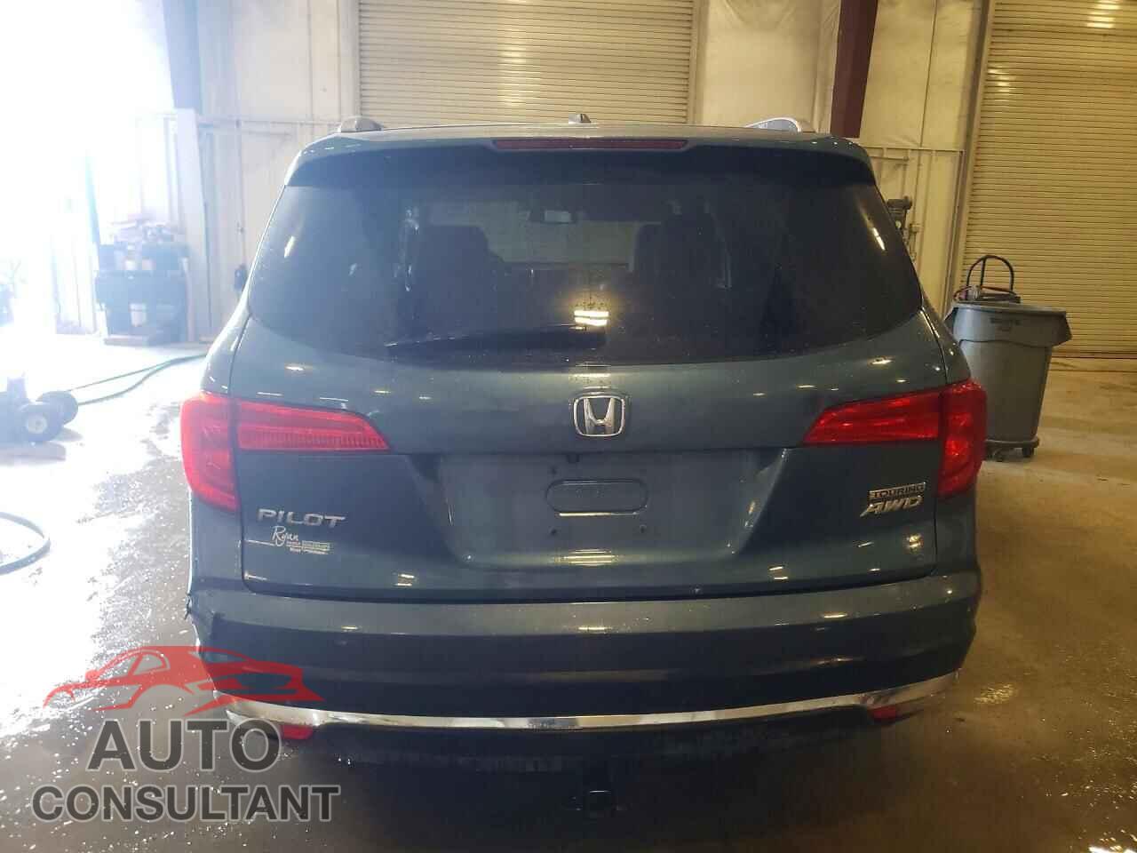 HONDA PILOT 2017 - 5FNYF6H96HB083194