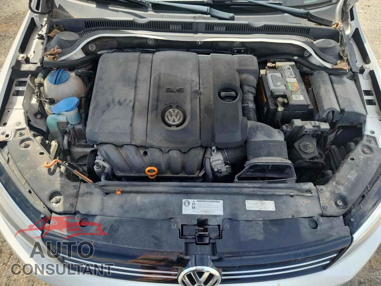 VOLKSWAGEN JETTA 2013 - 3VWLP7AJXDM379694