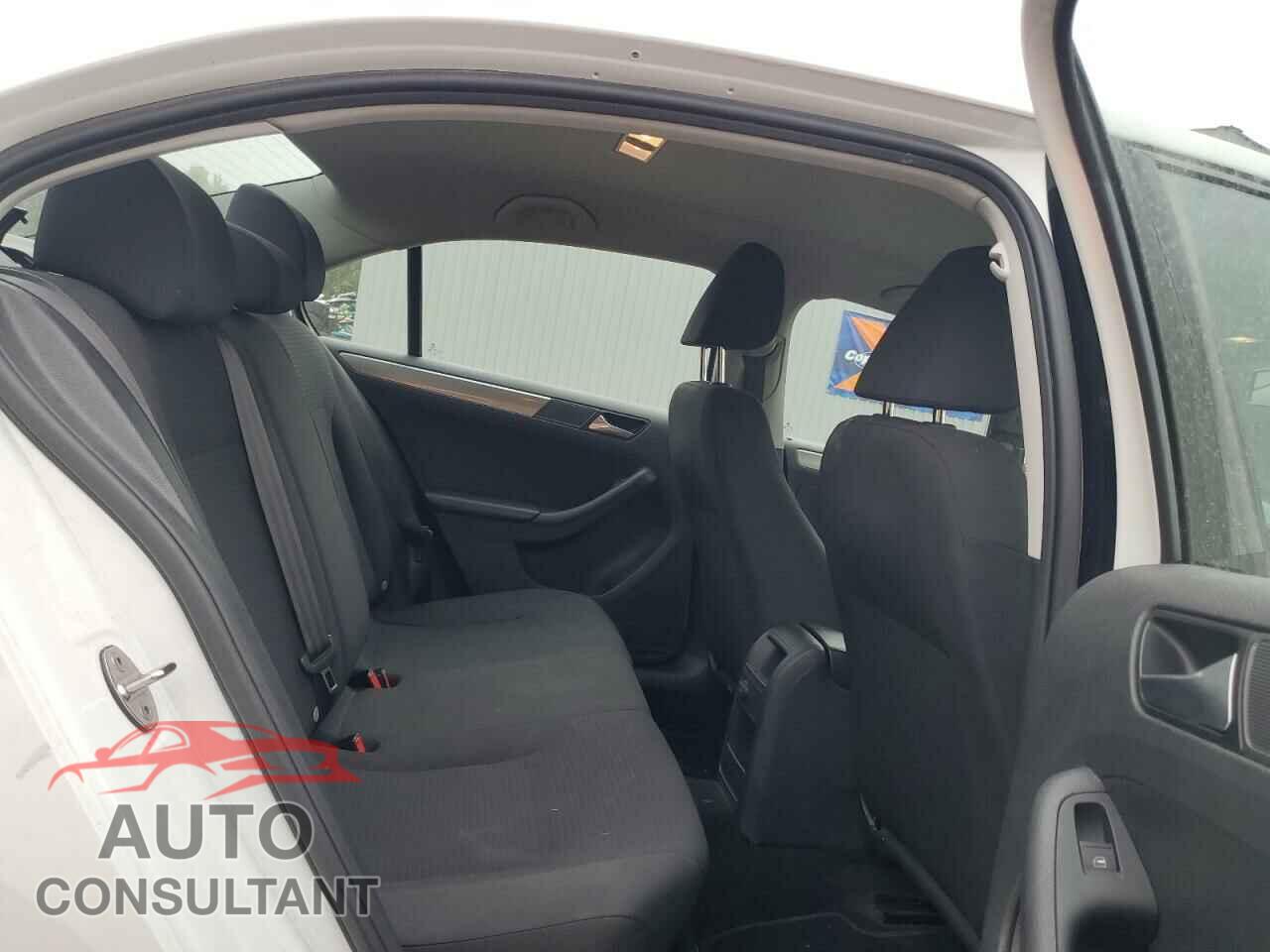 VOLKSWAGEN JETTA 2017 - 3VW2B7AJ3HM261972