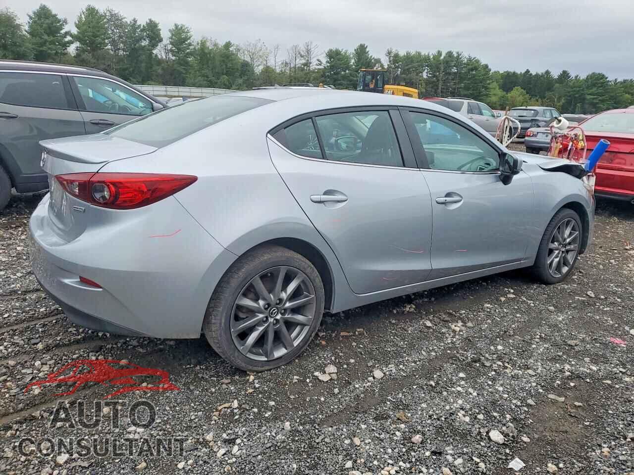 MAZDA 3 2018 - 3MZBN1V36JM170331