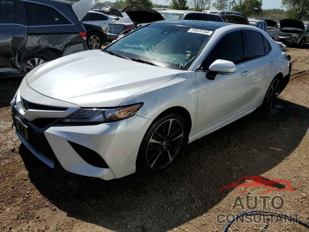 TOYOTA CAMRY 2018 - 4T1B61HK8JU142167