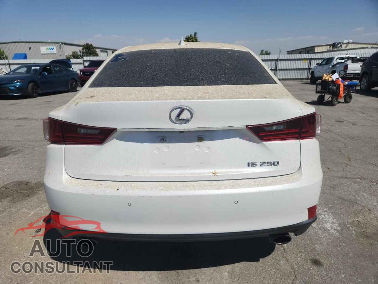 LEXUS IS 2014 - JTHBF1D26E5000330