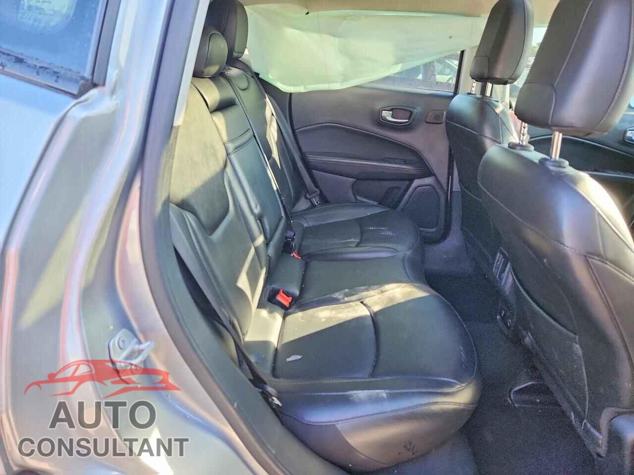 JEEP COMPASS 2019 - 3C4NJDCBXKT675500