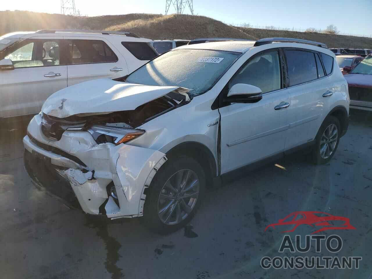 TOYOTA RAV4 2017 - JTMDJREV2HD086729