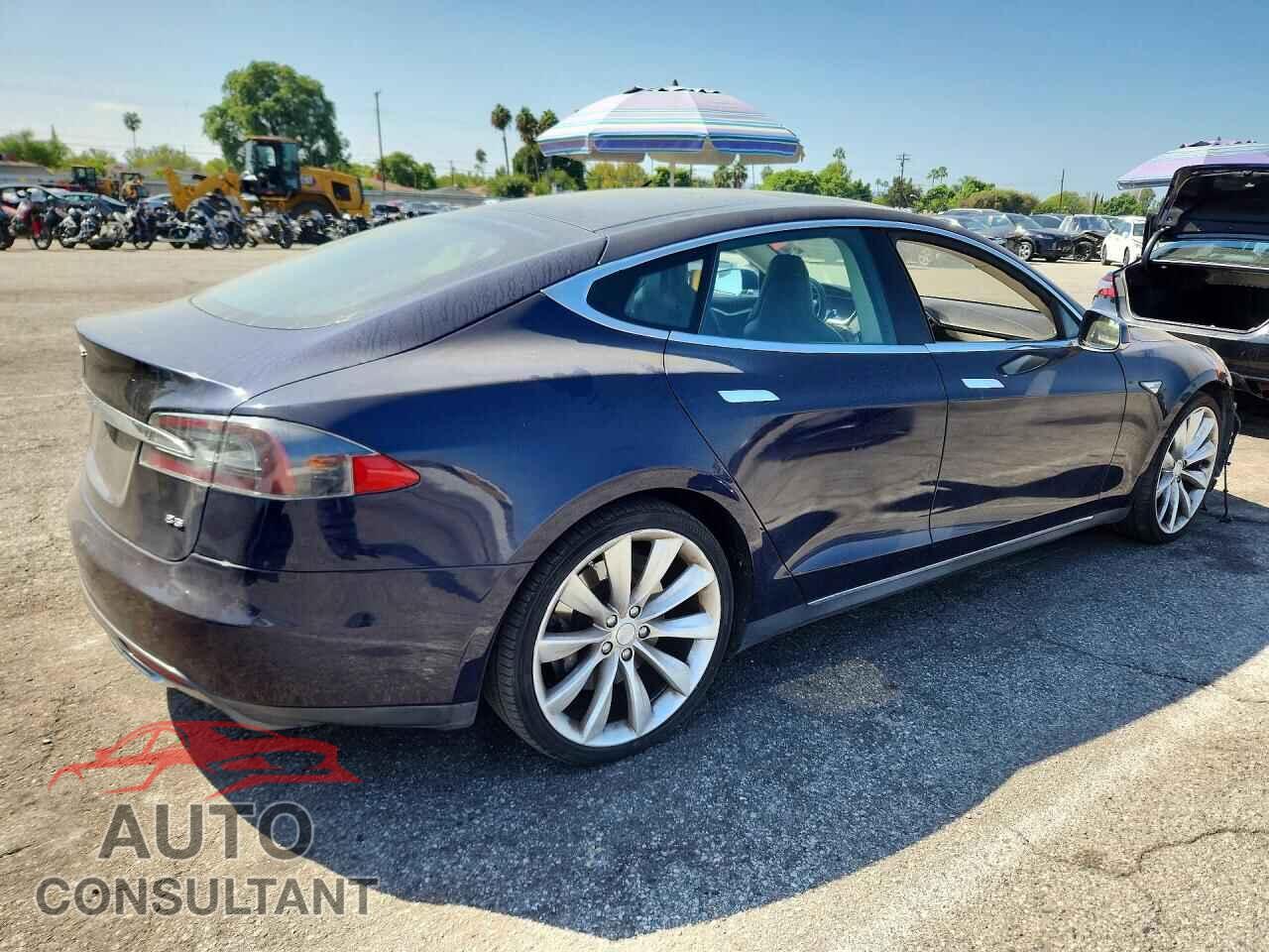 TESLA MODEL S 2013 - 5YJSA1DN0DFP12274
