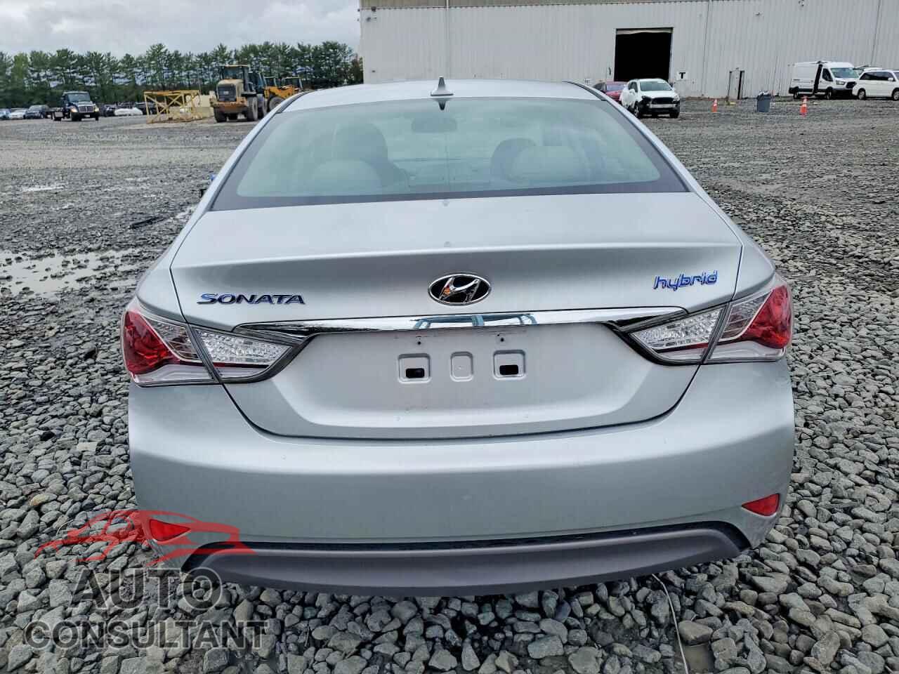 HYUNDAI SONATA 2012 - KMHEC4A46CA028059