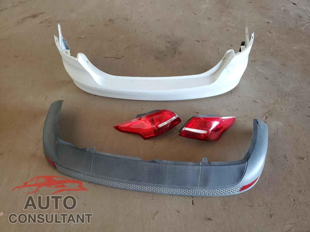 FORD FOCUS 2017 - 1FADP3F28HL296411