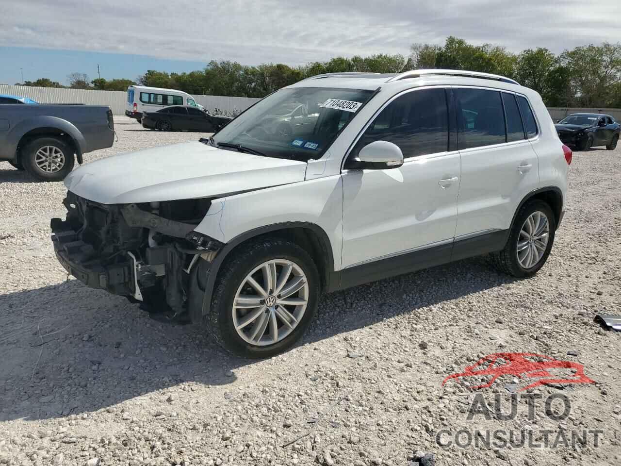 VOLKSWAGEN TIGUAN 2016 - WVGAV7AX7GW516692