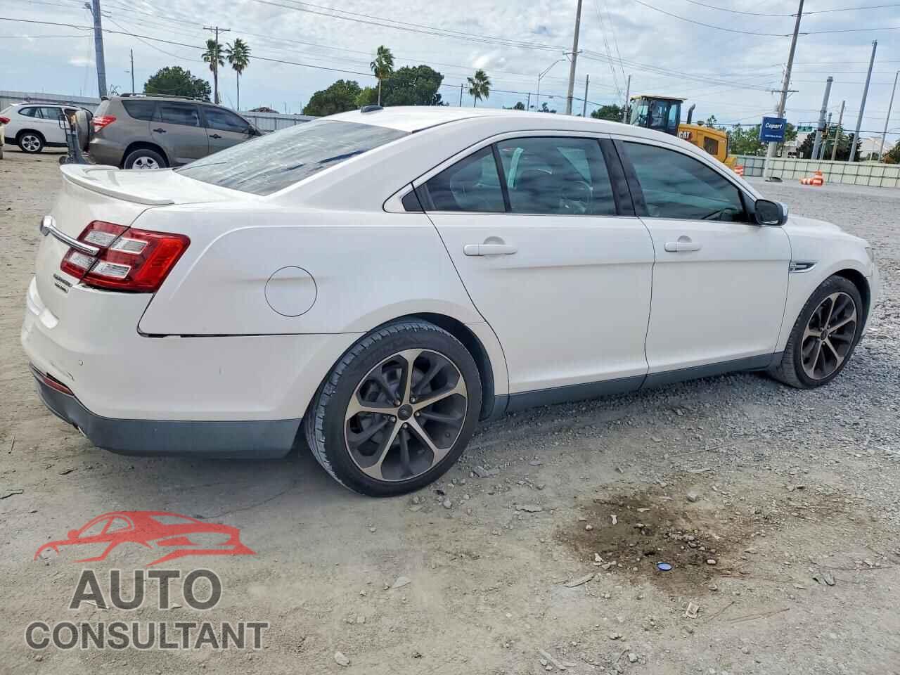 FORD TAURUS 2015 - 1FAHP2F82FG118175