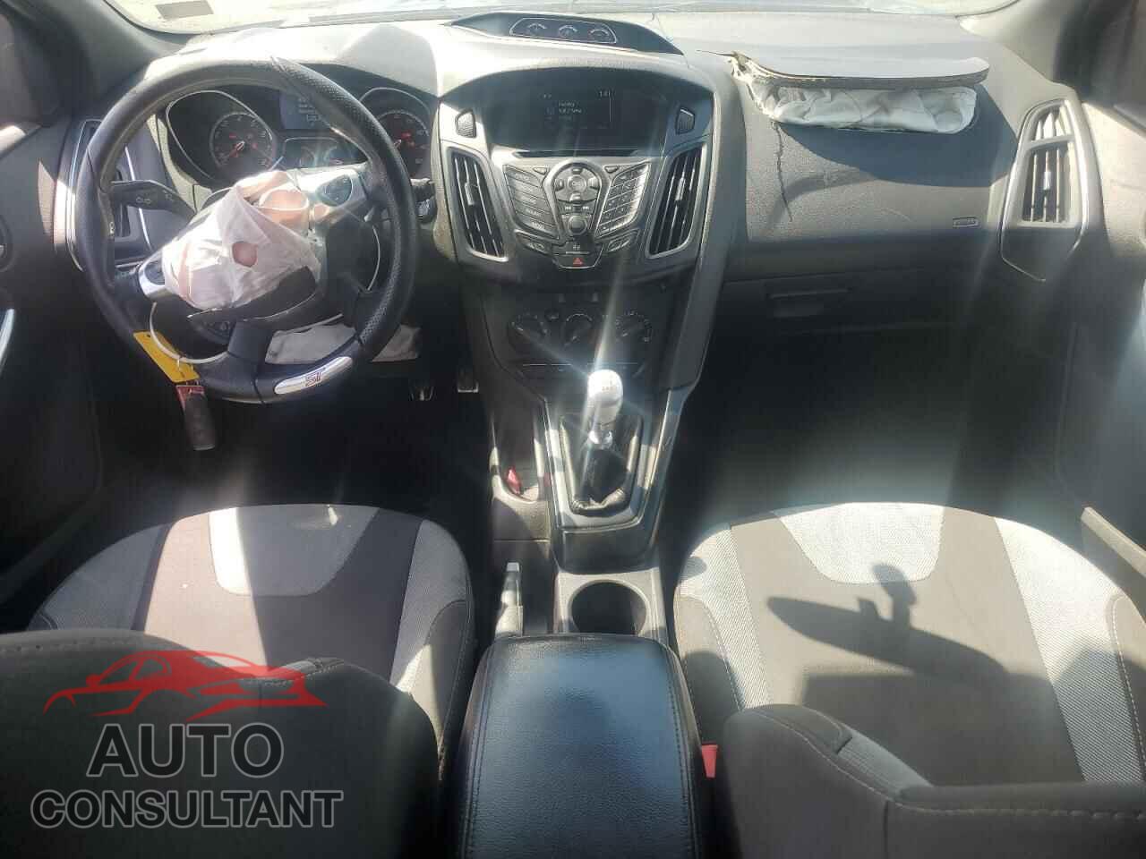 FORD FOCUS 2014 - 1FADP3L97EL417328