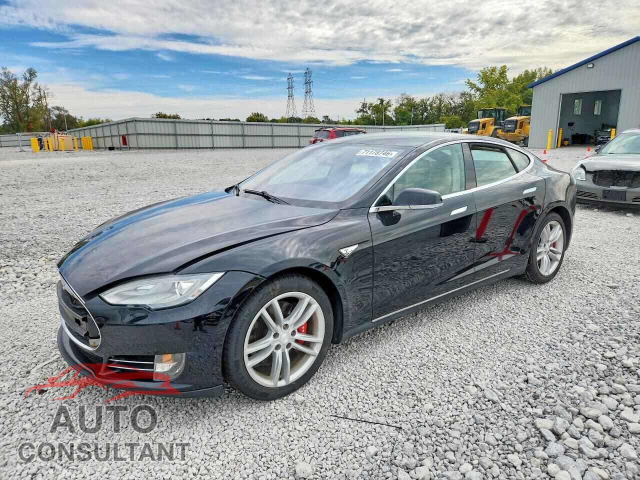 TESLA MODEL S 2013 - 5YJSA1CN2DFP14741