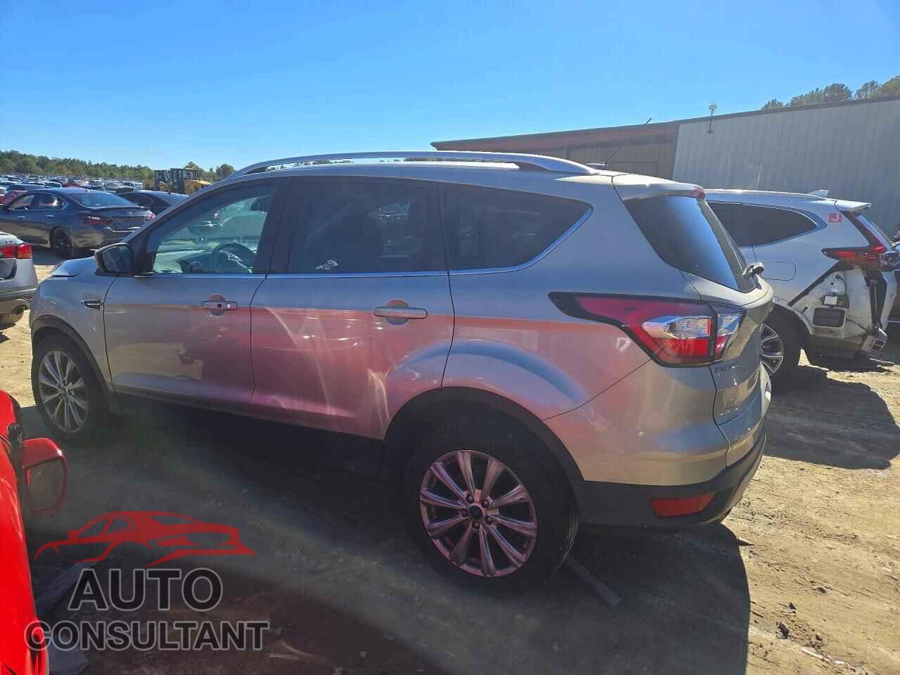 FORD ESCAPE 2017 - 1FMCU9JD1HUE12158
