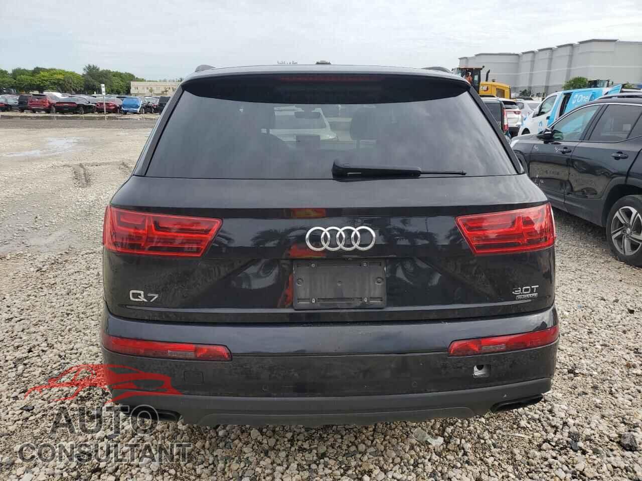 AUDI Q7 2017 - WA1VAAF70HD051588