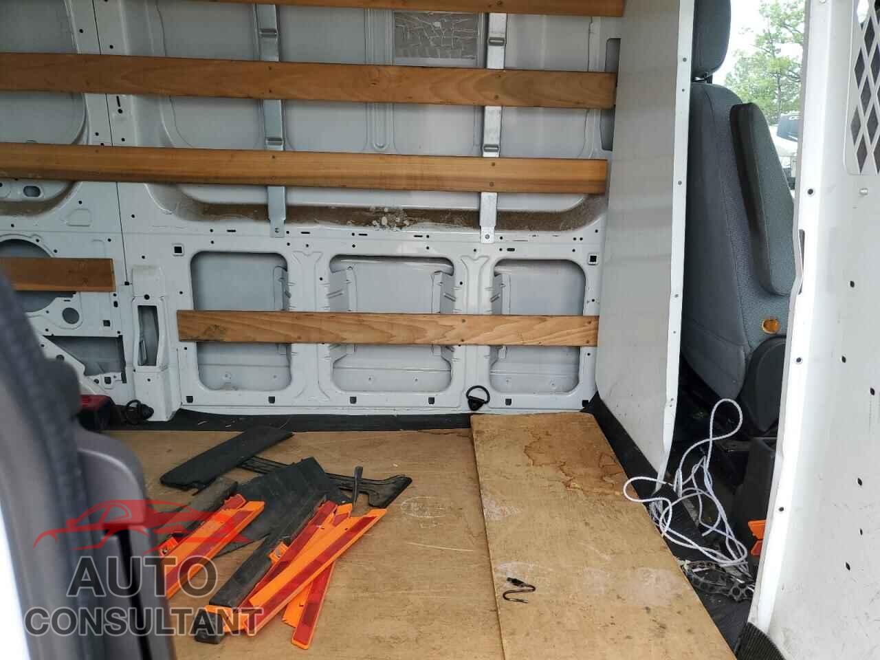 FORD TRANSIT 2015 - 1FTNR1ZM2FKB03361