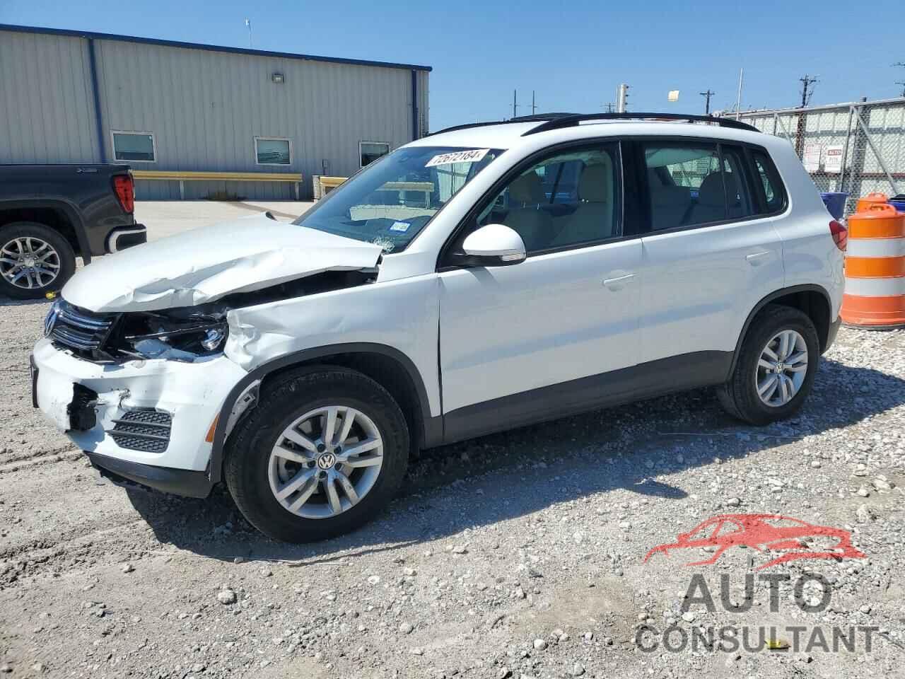 VOLKSWAGEN TIGUAN 2017 - WVGAV7AX5HK025563