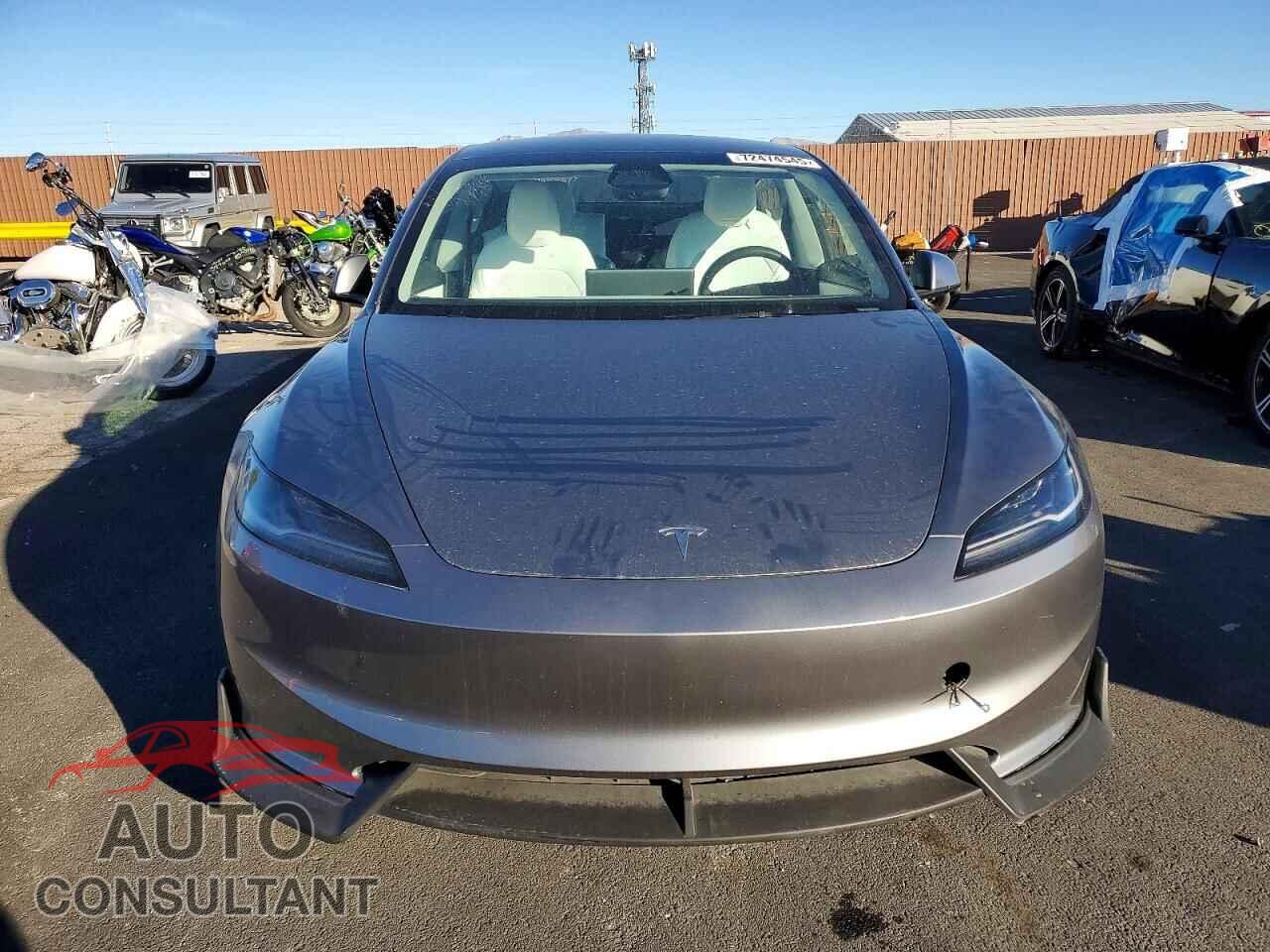 TESLA MODEL 3 2024 - 5YJ3E1EA3RF856672