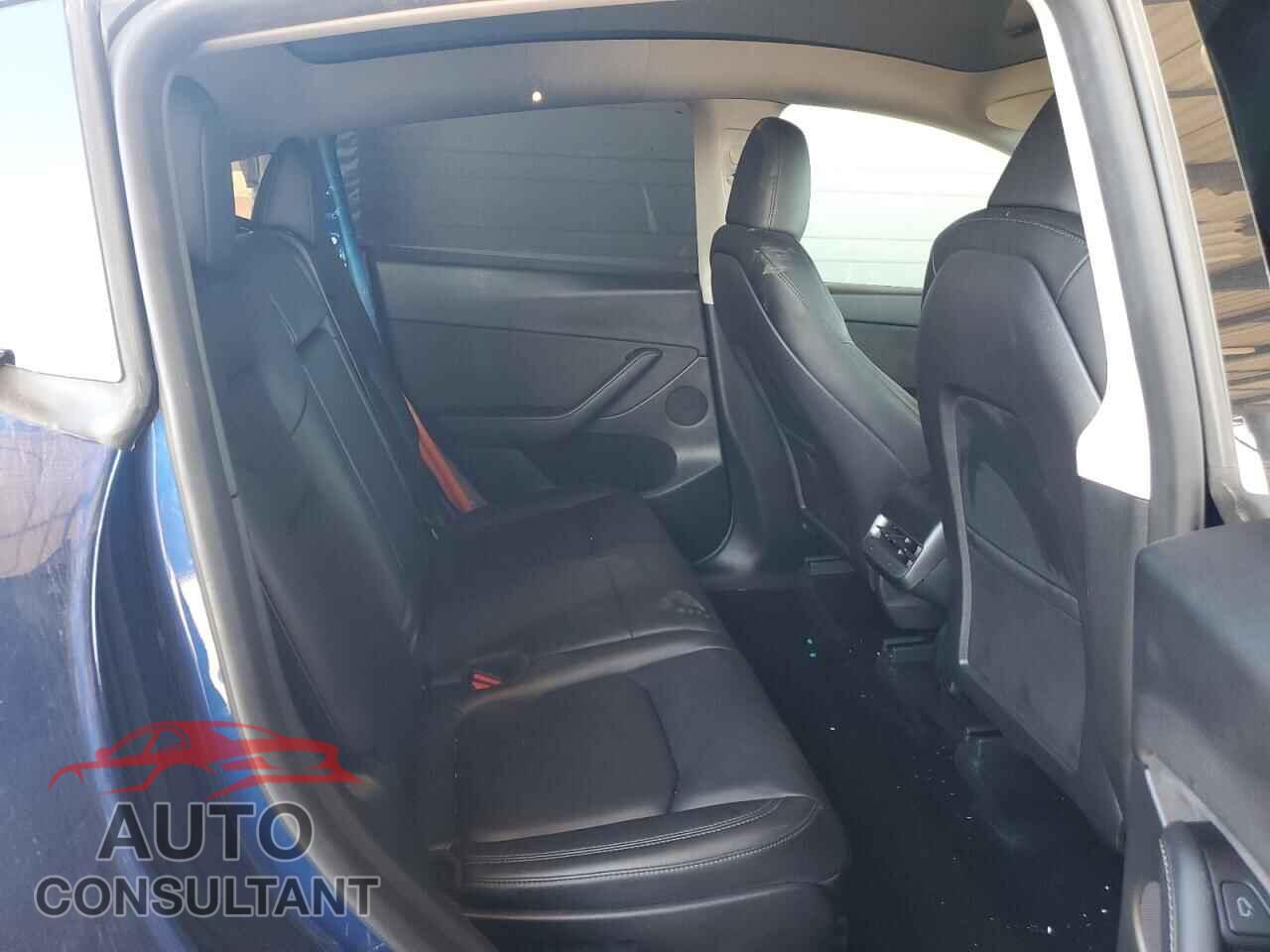 TESLA MODEL Y 2024 - 7SAYGAEE4RF152082