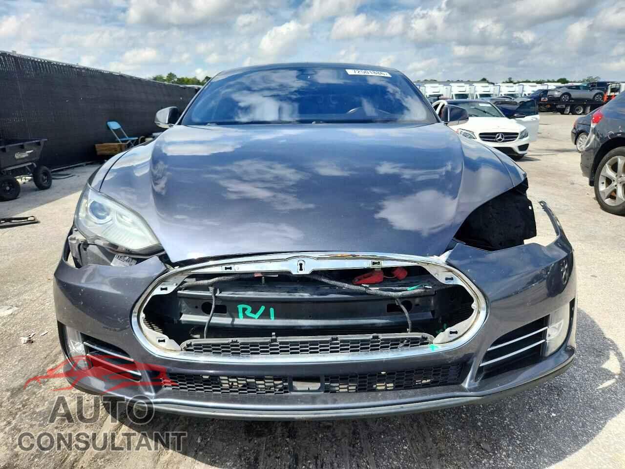 TESLA MODEL S 2014 - 5YJSA1H11EFP59595