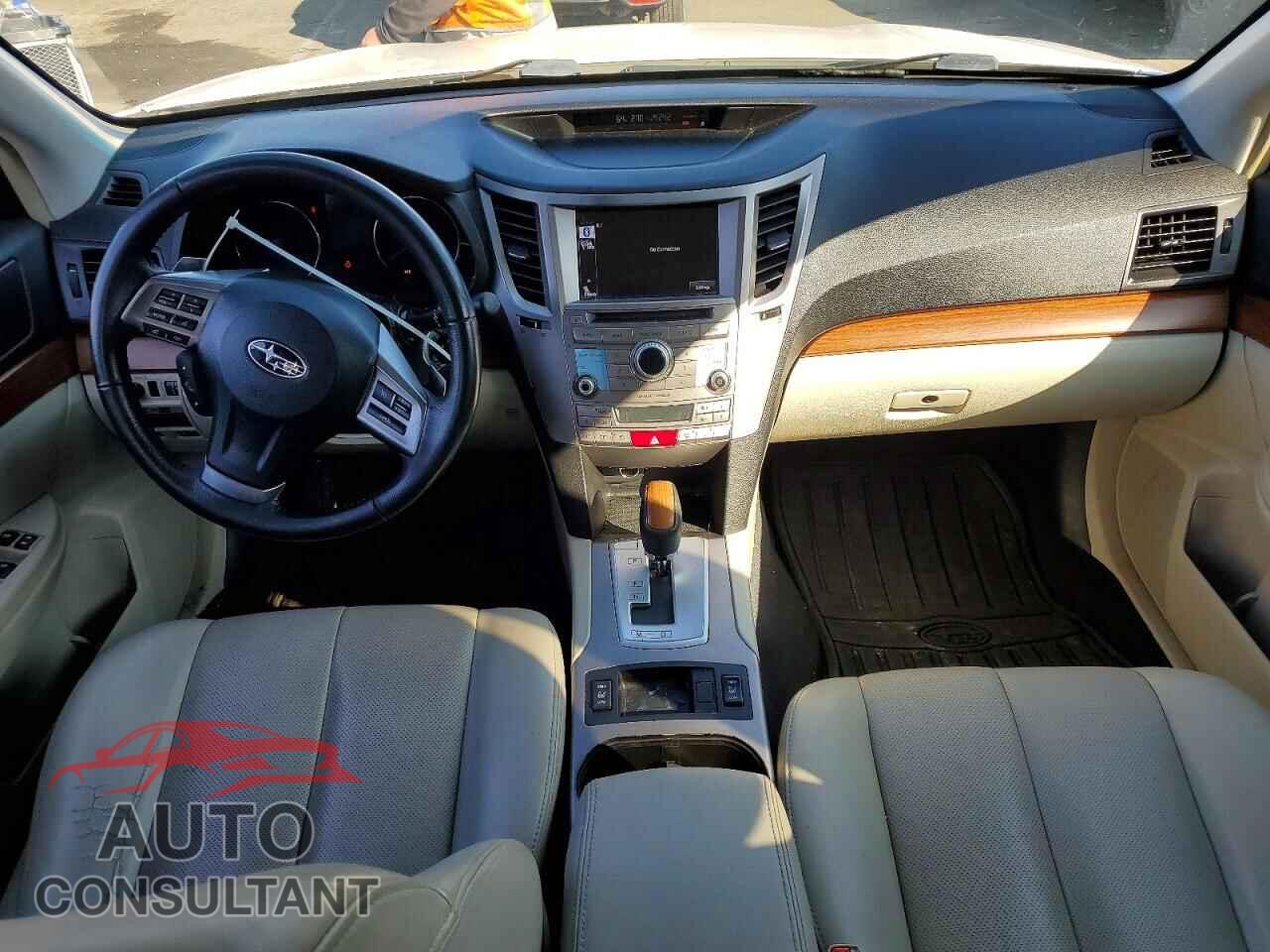 SUBARU OUTBACK 2013 - 4S4BRBLC2D3300980