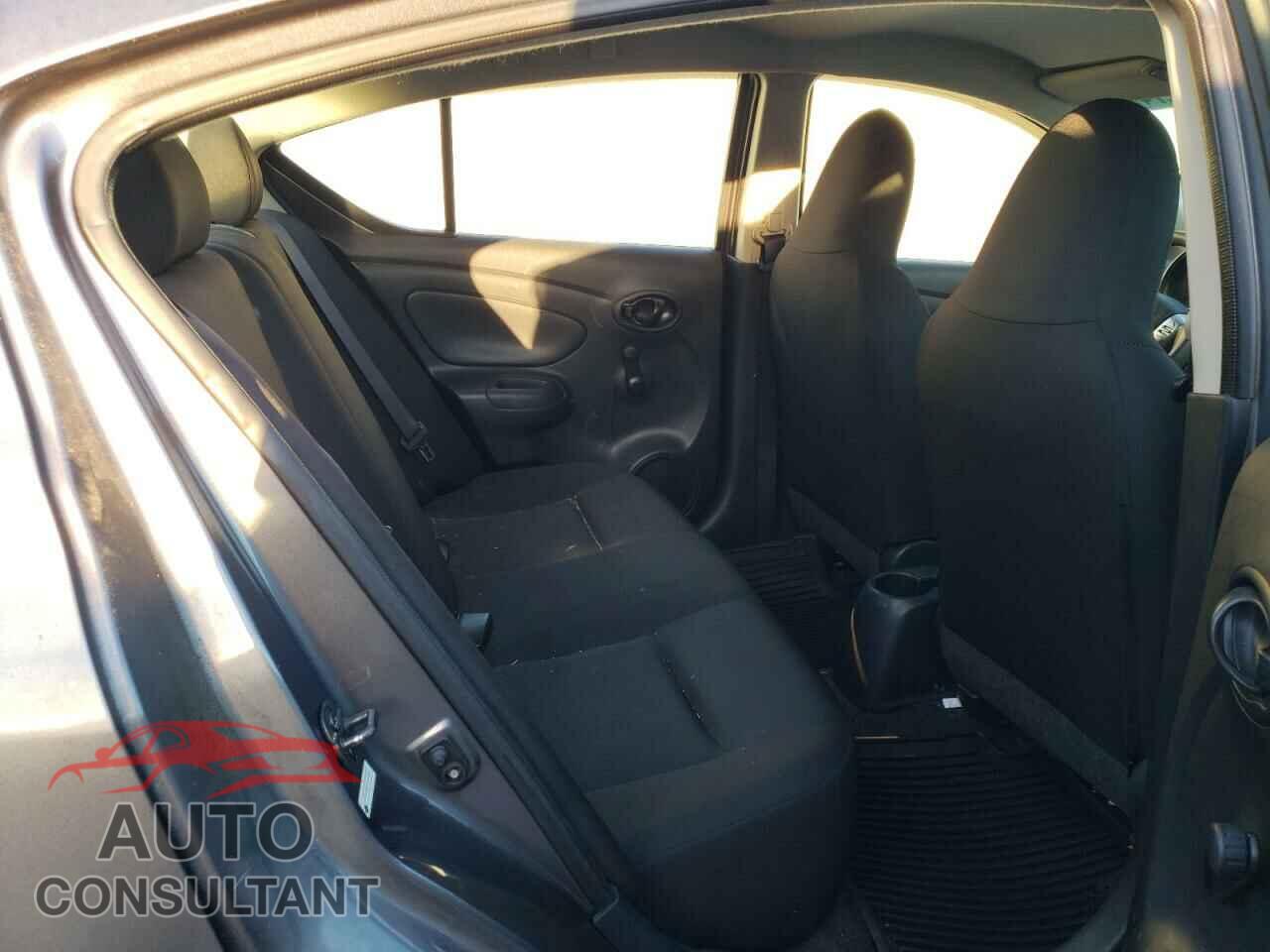 NISSAN VERSA 2017 - 3N1CN7AP3HL810310