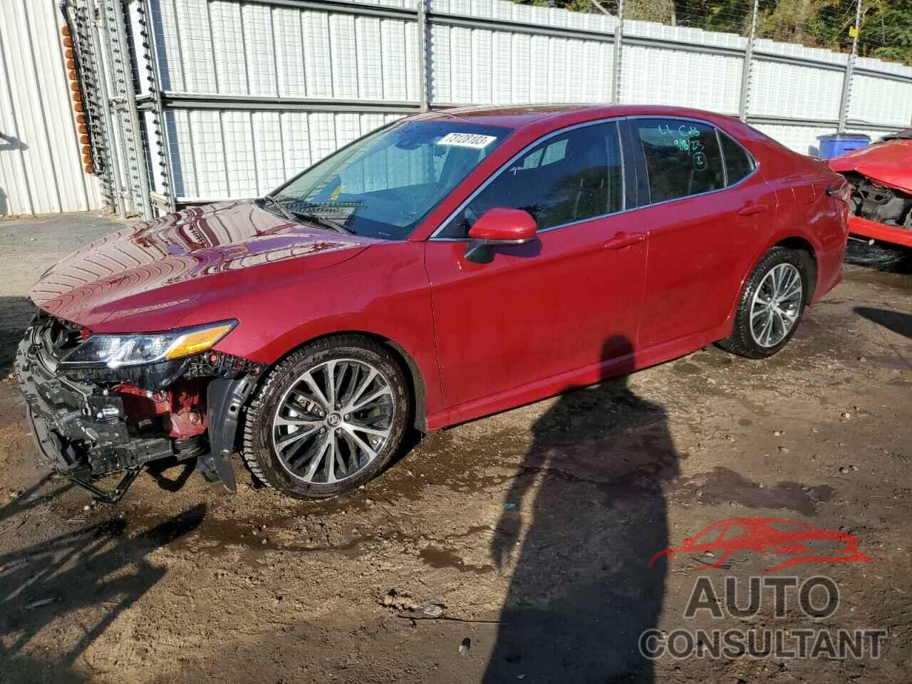 TOYOTA CAMRY 2018 - 4T1B11HK1JU661267
