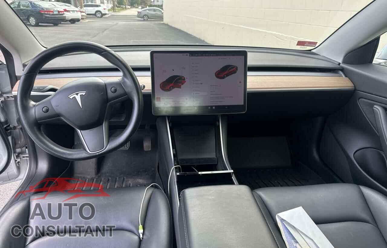 TESLA MODEL 3 2018 - 5YJ3E1EB8JF121473