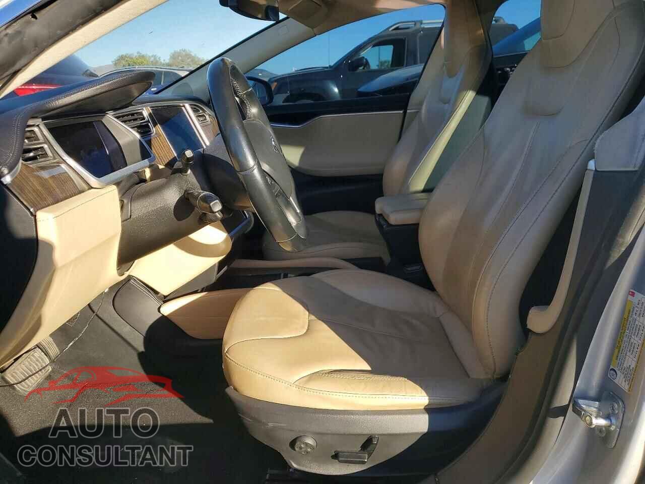 TESLA MODEL S 2013 - 5YJSA1DN9DFP16579