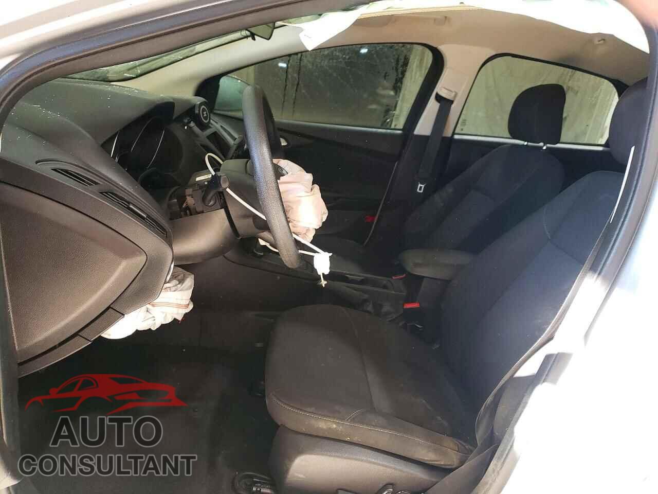 FORD FOCUS 2015 - 1FADP3K23FL351480