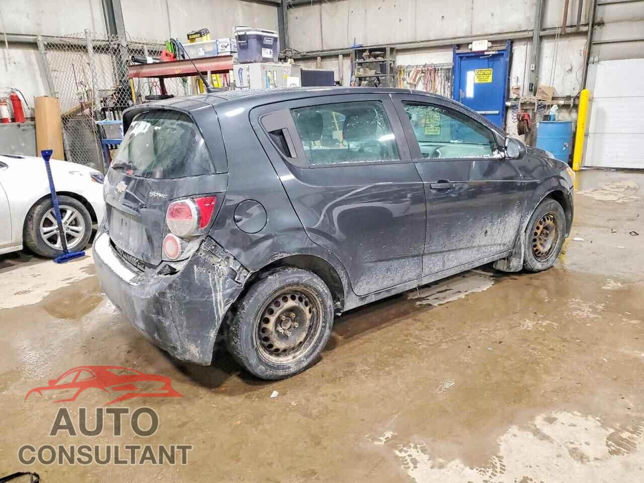 CHEVROLET SONIC 2014 - 1G1JB6EH4E4215857