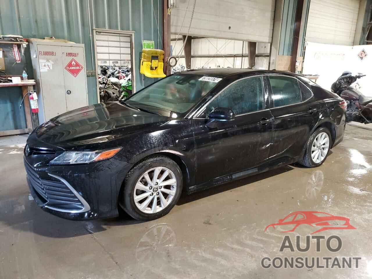 TOYOTA CAMRY 2022 - 4T1C11AK9NU049354
