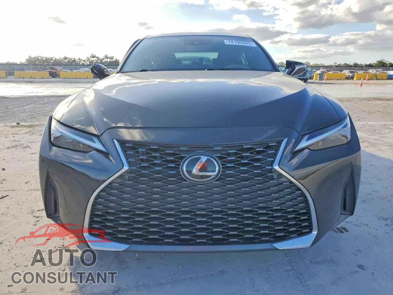 LEXUS IS 2021 - JTHCA1D27M5115889