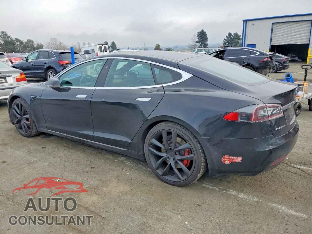 TESLA MODEL S 2018 - 5YJSA1E48JF263668