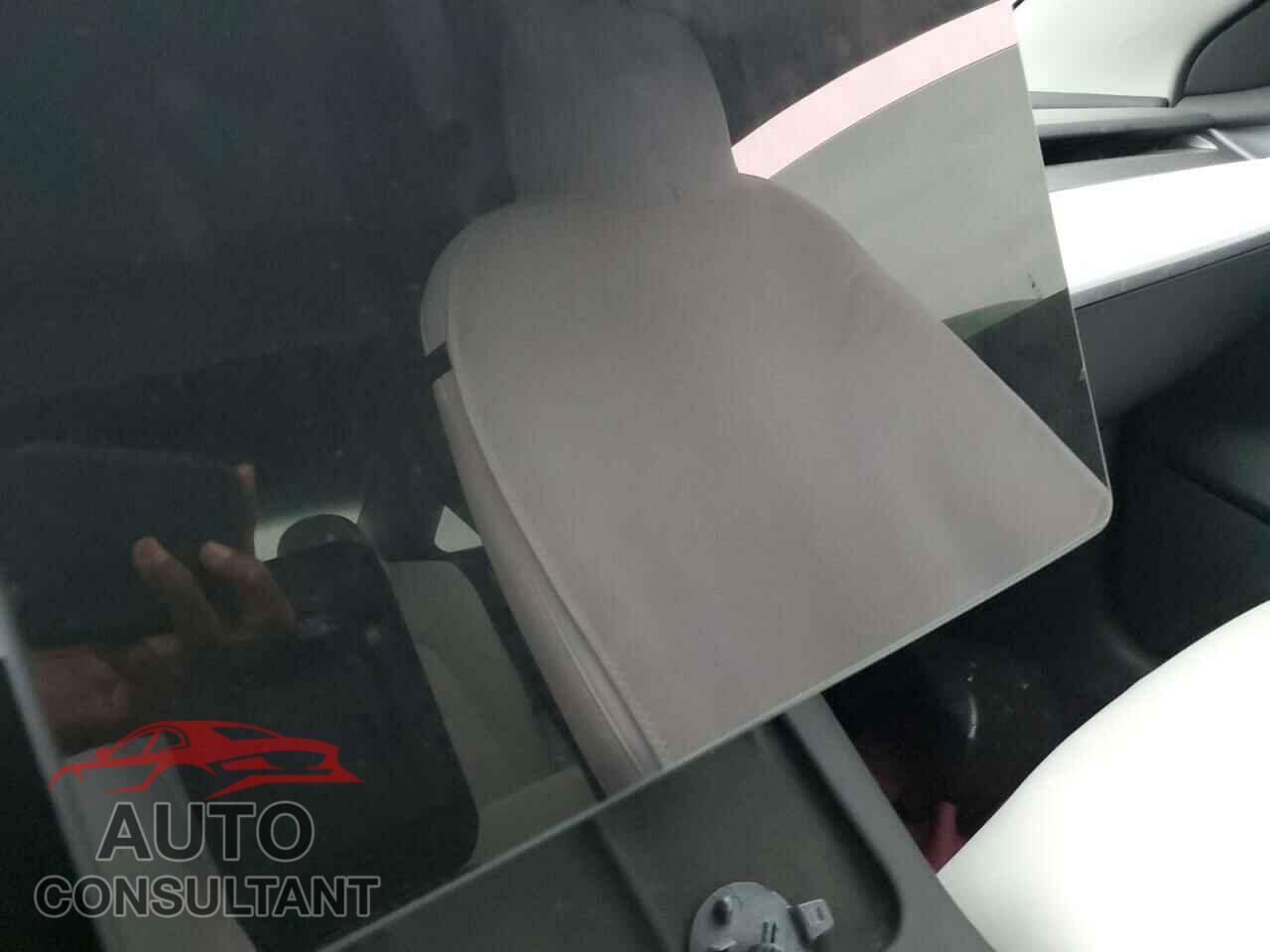 TESLA MODEL 3 2022 - 5YJ3E1EA5NF327573