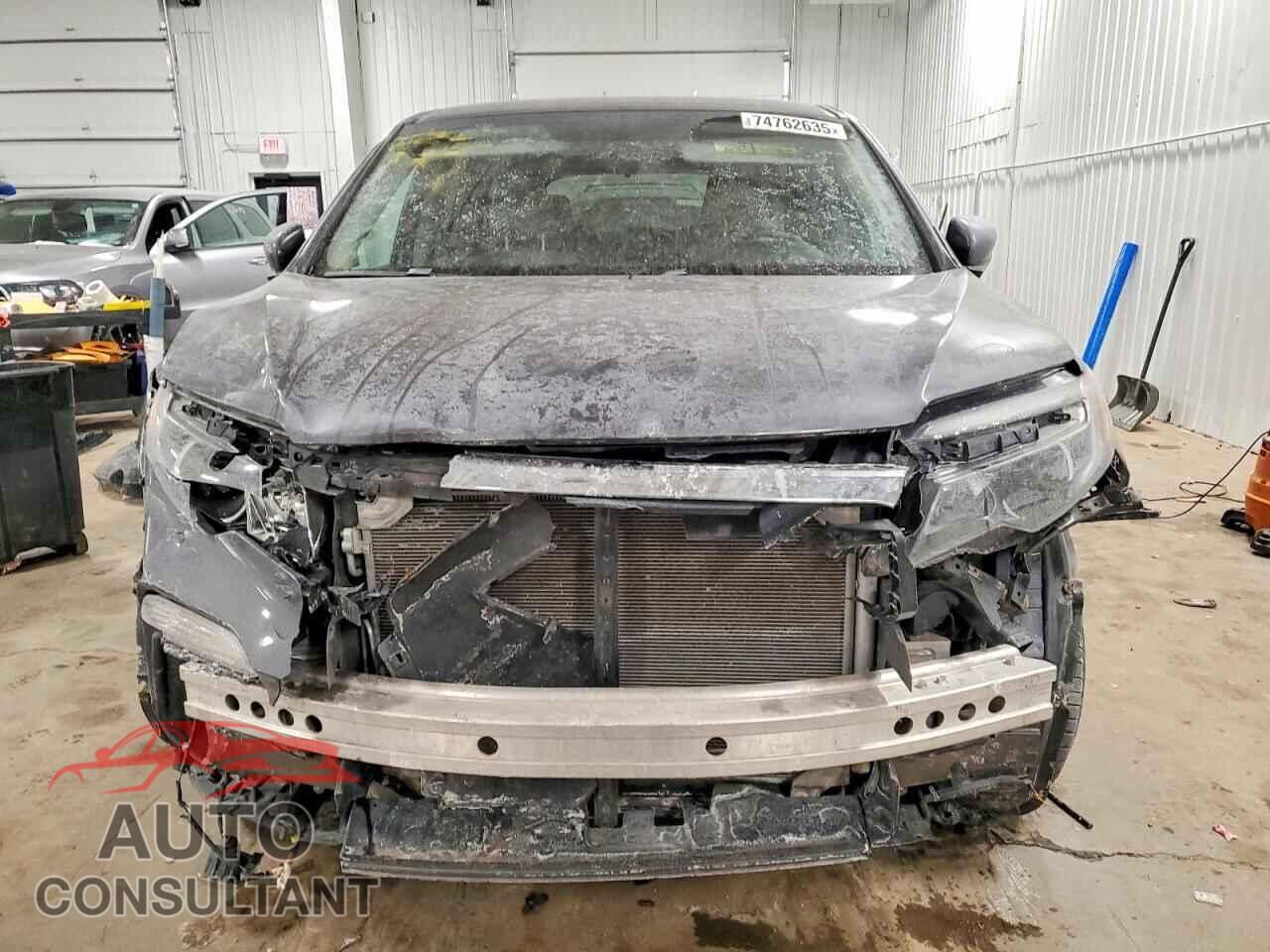 HONDA PILOT 2017 - 5FNYF6H33HB066591