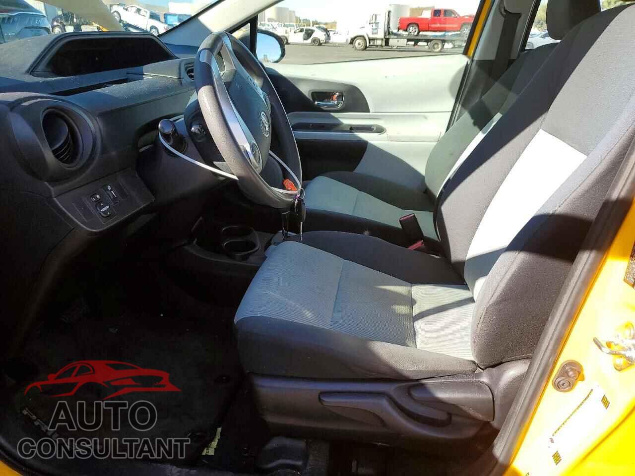 TOYOTA PRIUS 2014 - JTDKDTB32E1078660