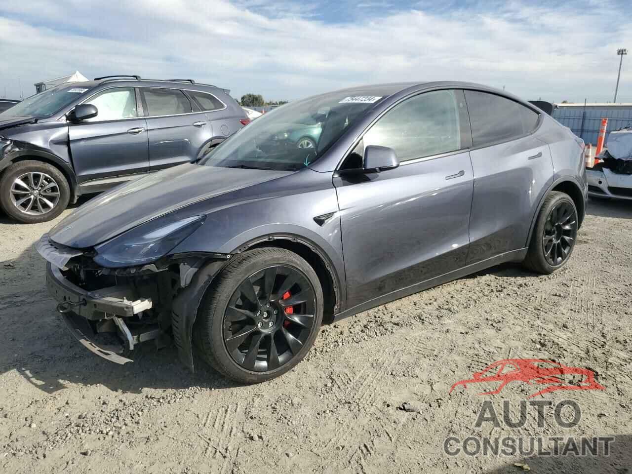 TESLA MODEL Y 2023 - 7SAYGDEFXPF850123