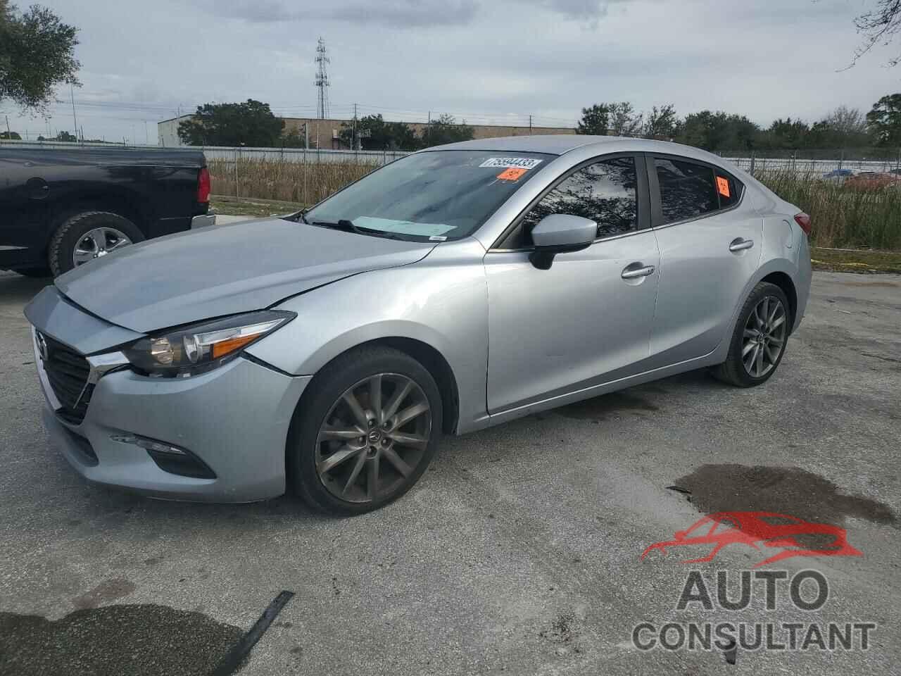 MAZDA 3 2018 - 3MZBN1V31JM205213