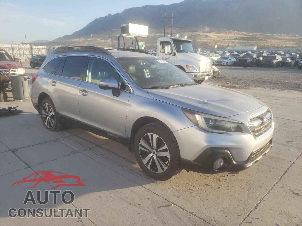 SUBARU OUTBACK 2018 - 4S4BSENC8J3242291