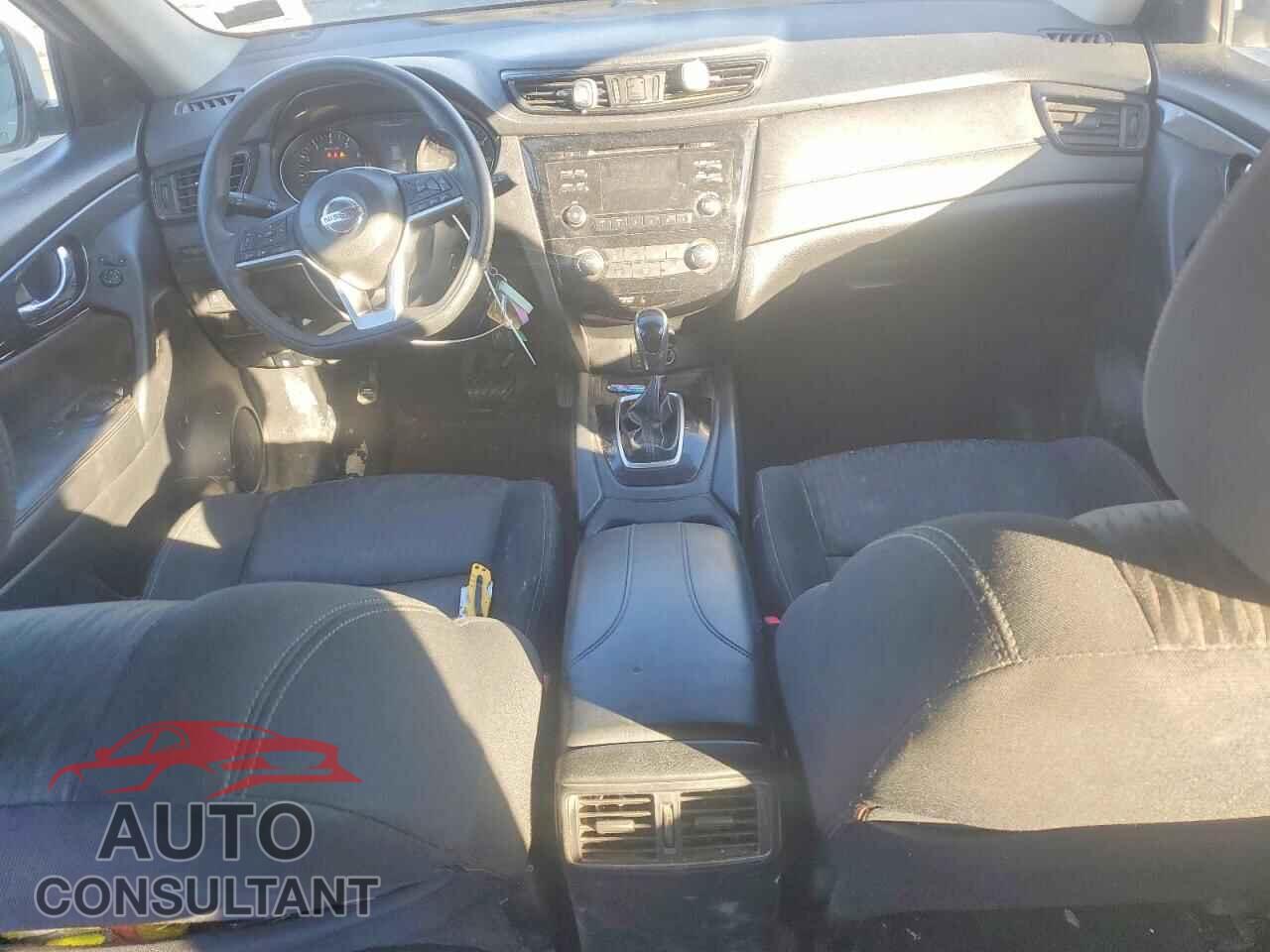 NISSAN ROGUE 2017 - KNMAT2MVXHP618121