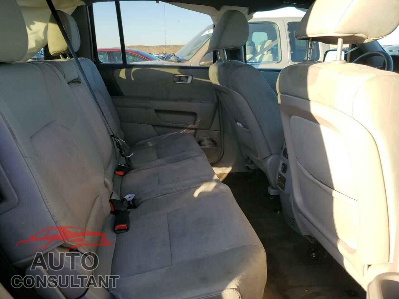 HONDA PILOT 2015 - 5FNYF4H38FB053353
