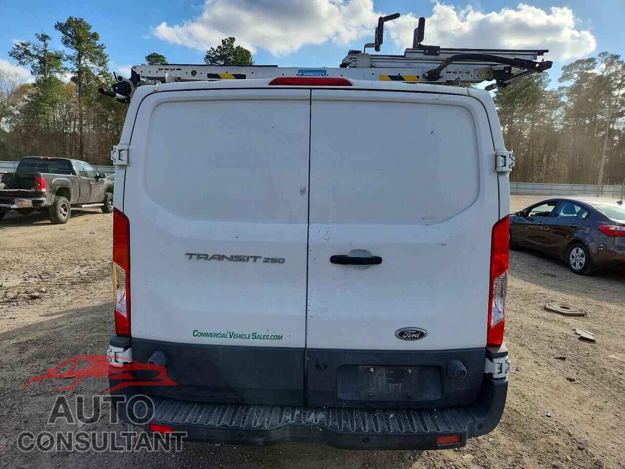 FORD TRANSIT 2017 - 1FTYR2YM4HKB51922