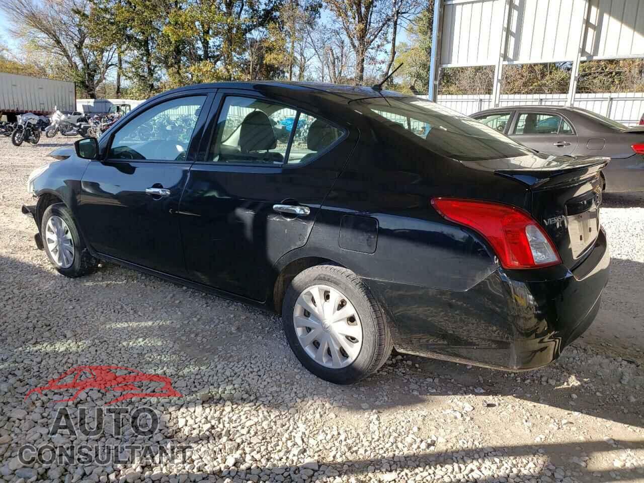 NISSAN VERSA 2017 - 3N1CN7AP3HL808072