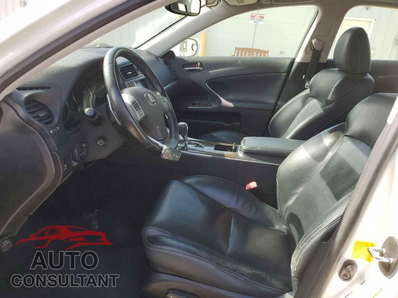 LEXUS IS 2011 - JTHCF5C21B5050626