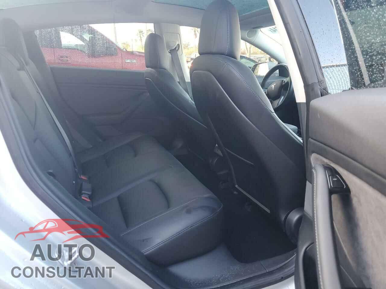 TESLA MODEL 3 2018 - 5YJ3E1EA6JF052189