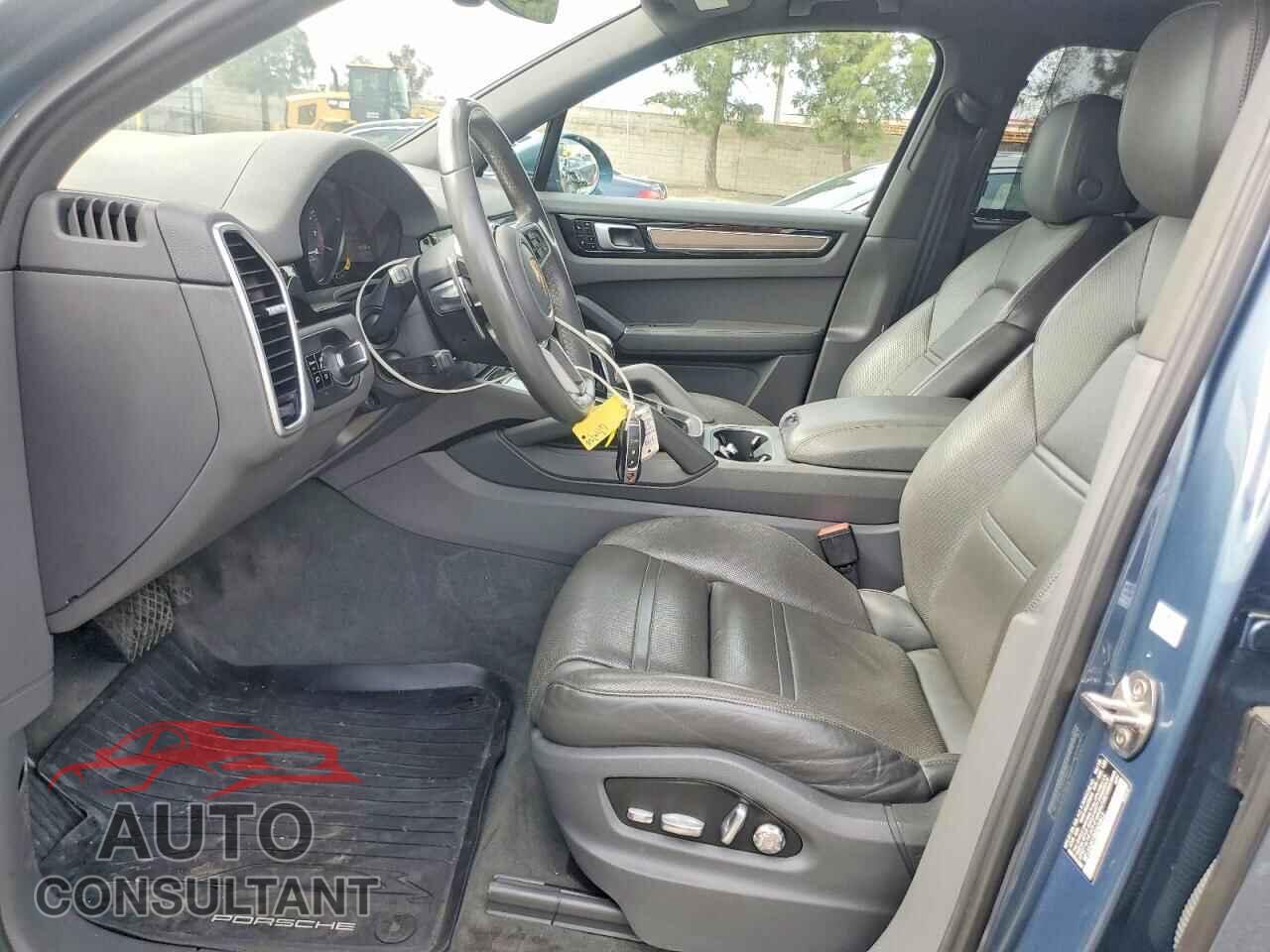 PORSCHE CAYENNE 2019 - WP1AA2AY3KDA00912